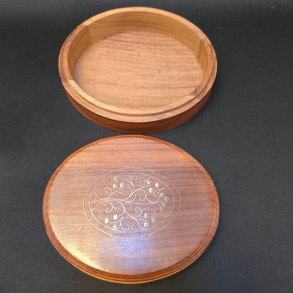 Stunning vintage Rose Wood Brass Inlay Jewelry Keepsake Box